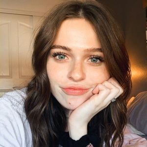 Meet your Posher, Amelia